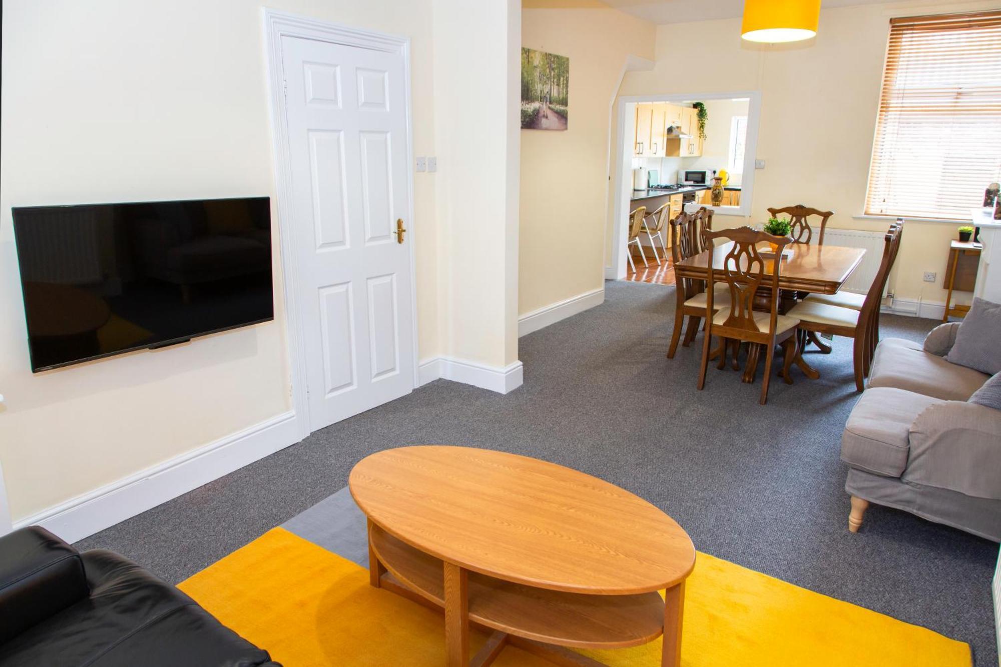 Newly Launched 3 Bedroom House With Free Parking Litherland Exteriér fotografie