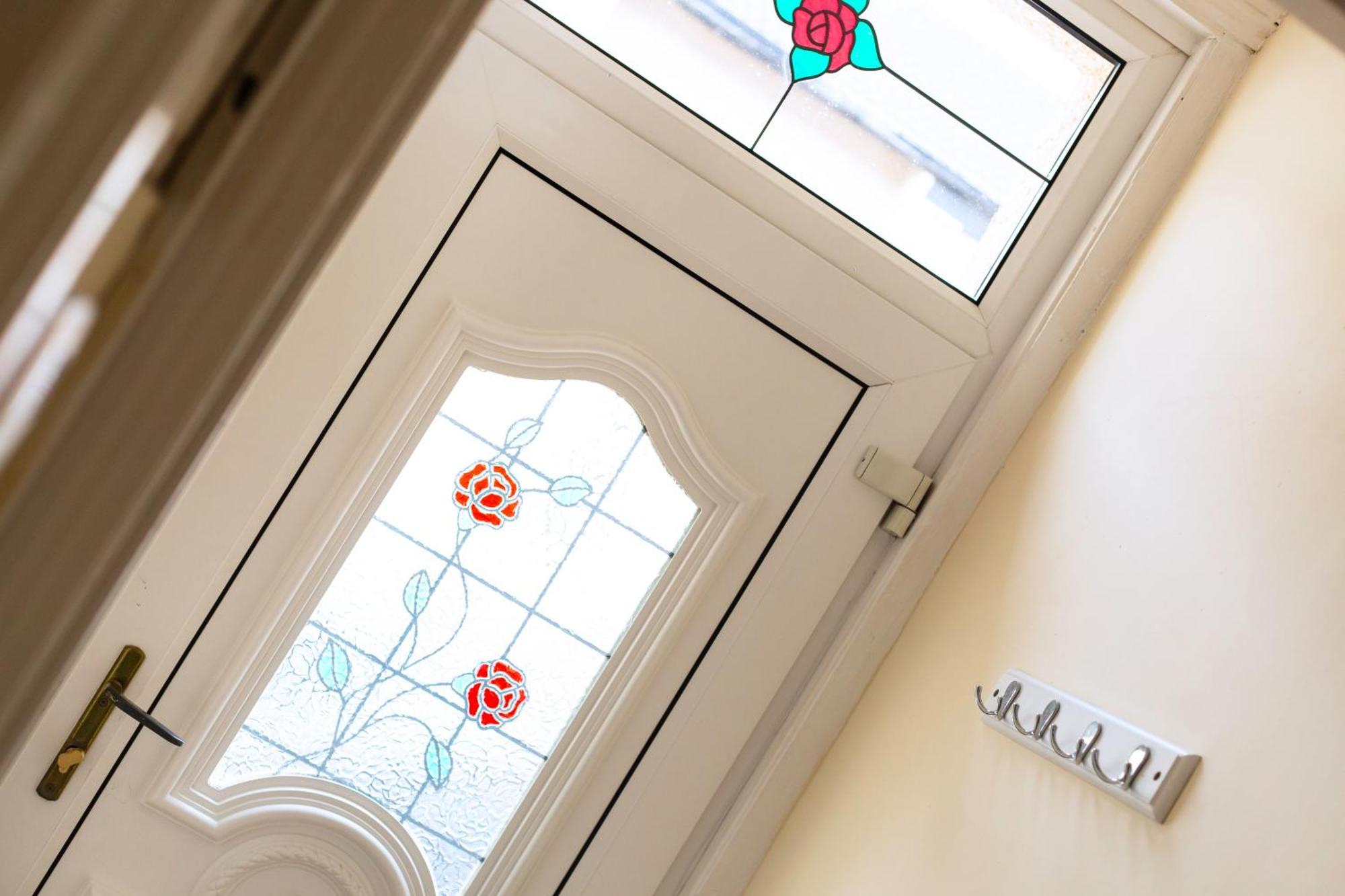 Newly Launched 3 Bedroom House With Free Parking Litherland Exteriér fotografie