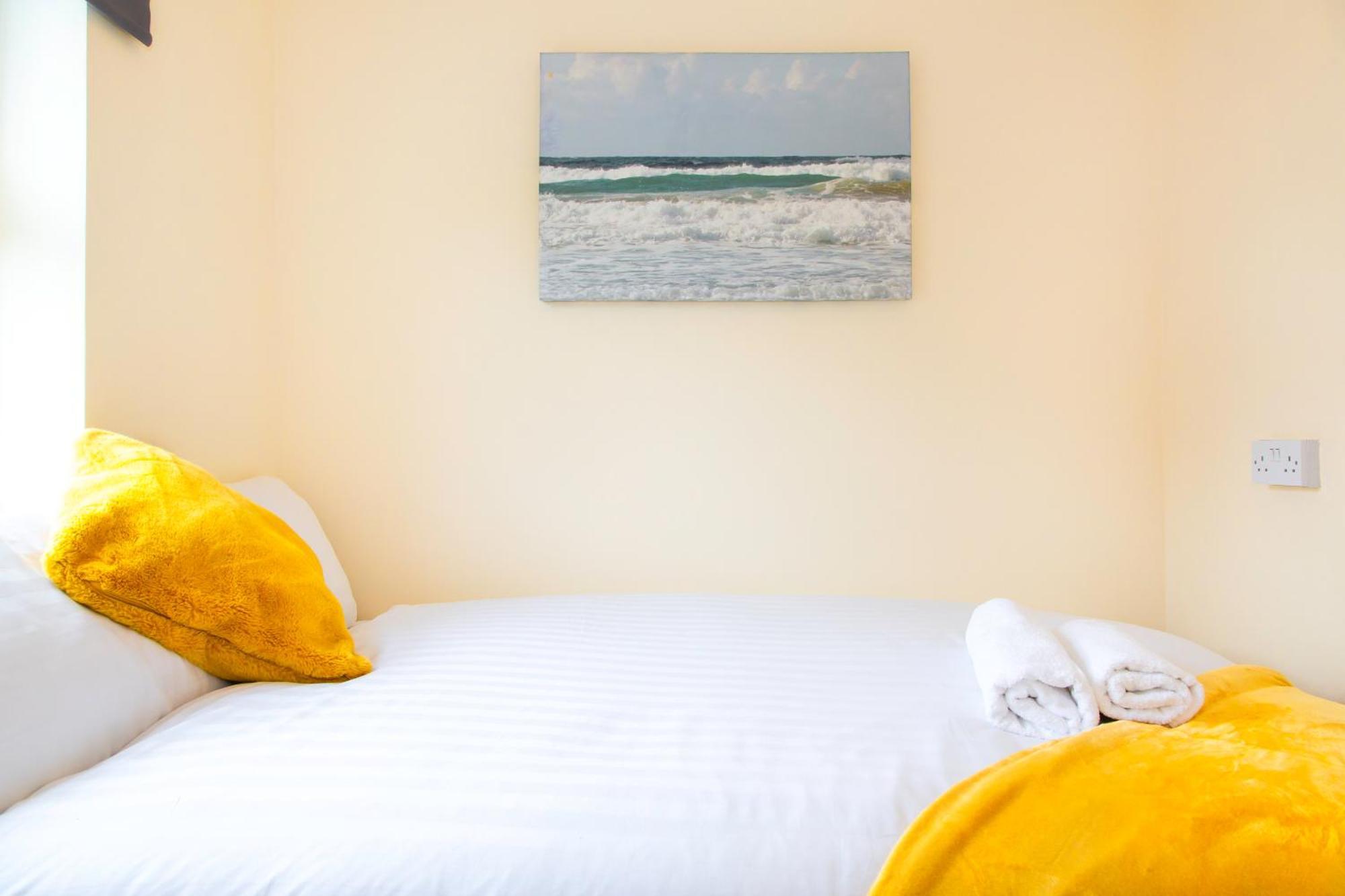 Newly Launched 3 Bedroom House With Free Parking Litherland Exteriér fotografie