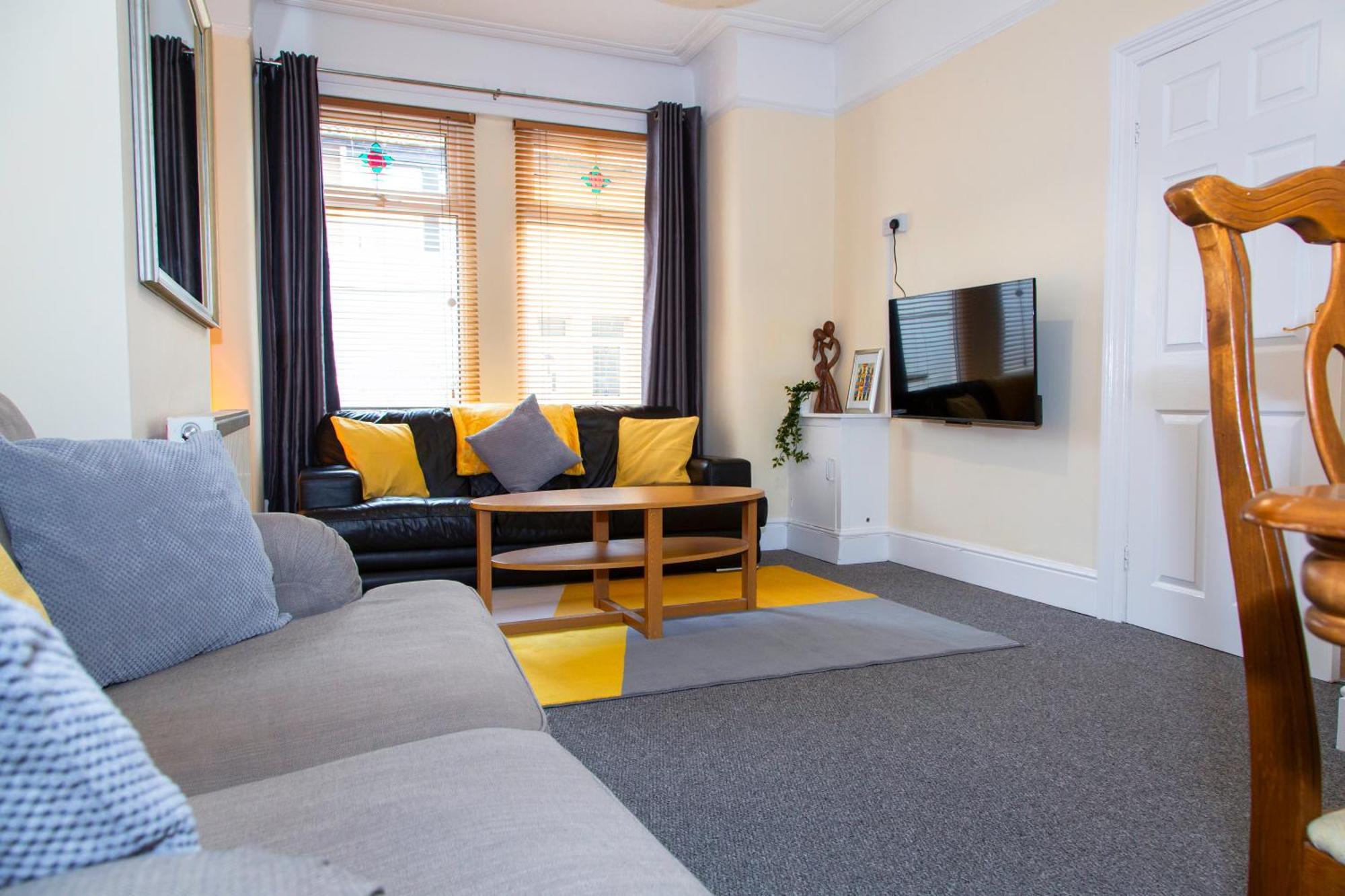 Newly Launched 3 Bedroom House With Free Parking Litherland Exteriér fotografie