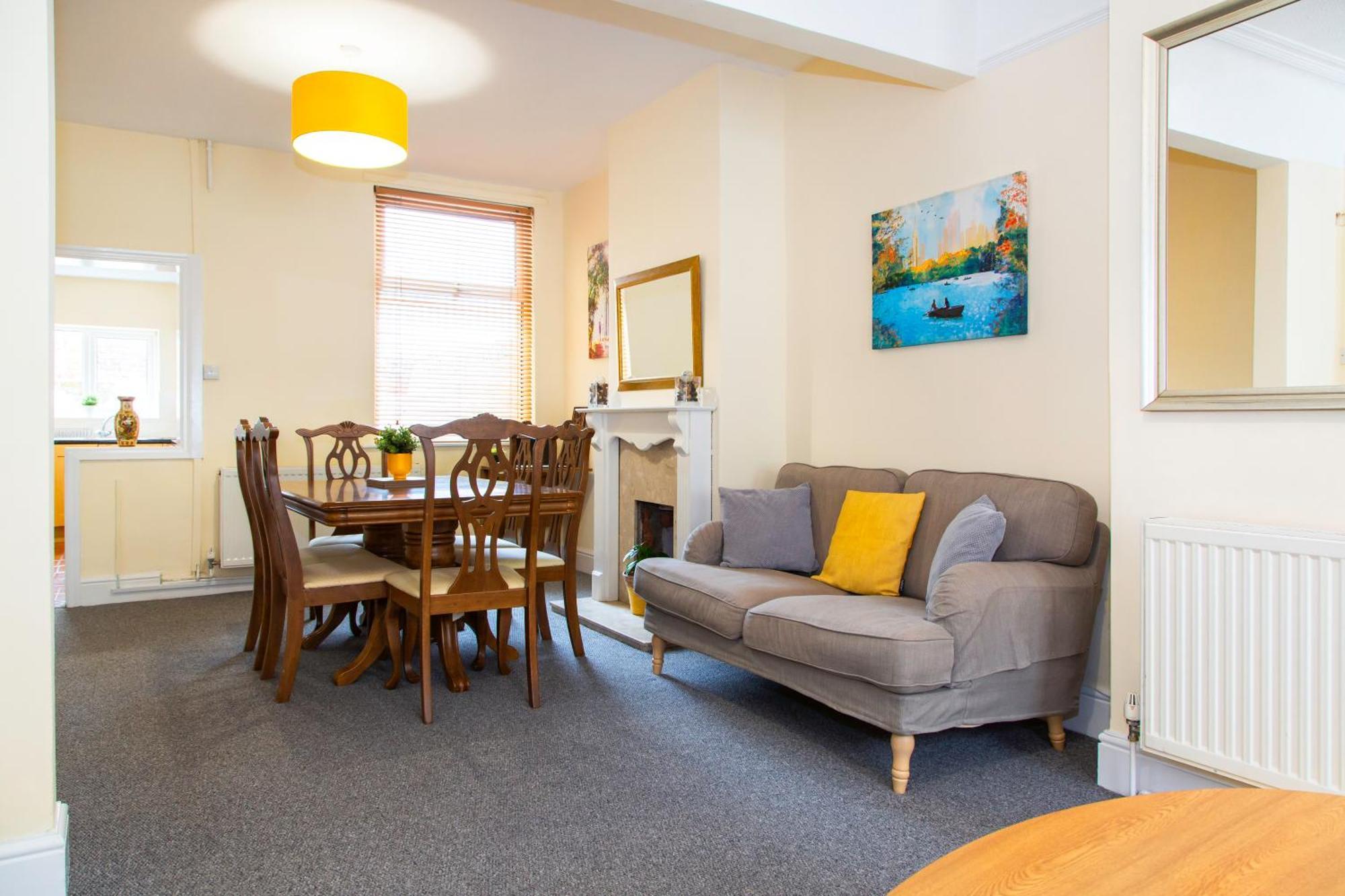 Newly Launched 3 Bedroom House With Free Parking Litherland Exteriér fotografie
