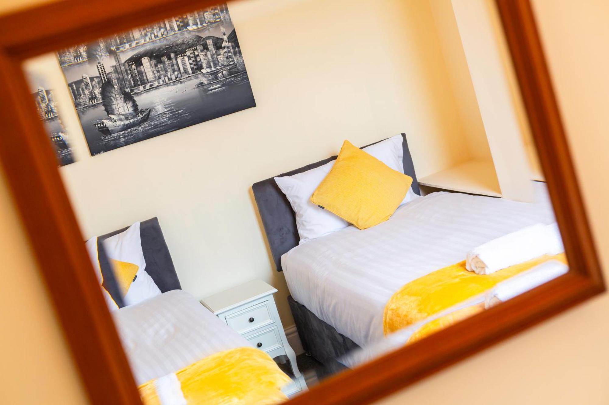 Newly Launched 3 Bedroom House With Free Parking Litherland Exteriér fotografie
