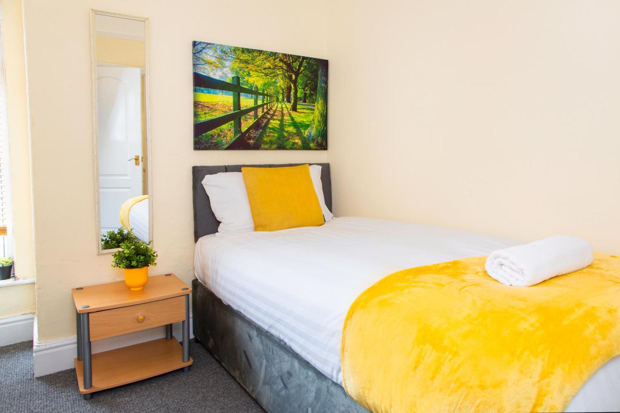 Newly Launched 3 Bedroom House With Free Parking Litherland Exteriér fotografie