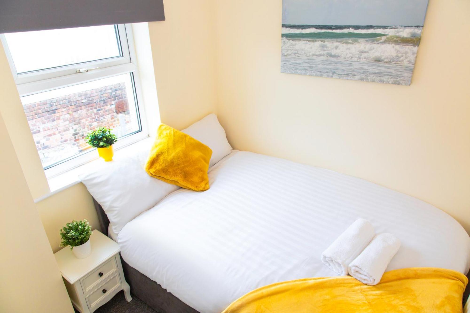 Newly Launched 3 Bedroom House With Free Parking Litherland Exteriér fotografie