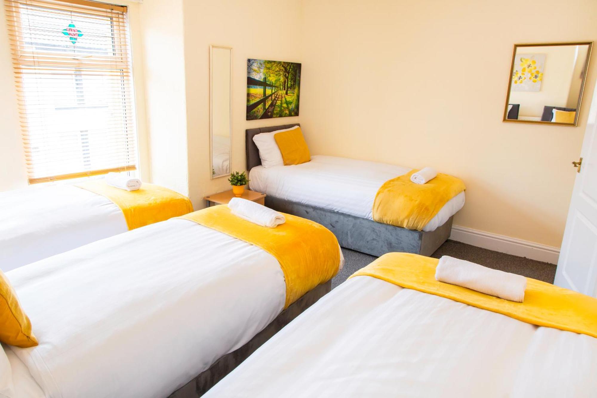 Newly Launched 3 Bedroom House With Free Parking Litherland Exteriér fotografie