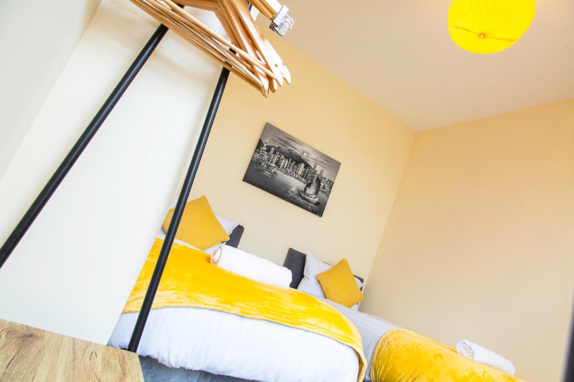 Newly Launched 3 Bedroom House With Free Parking Litherland Exteriér fotografie