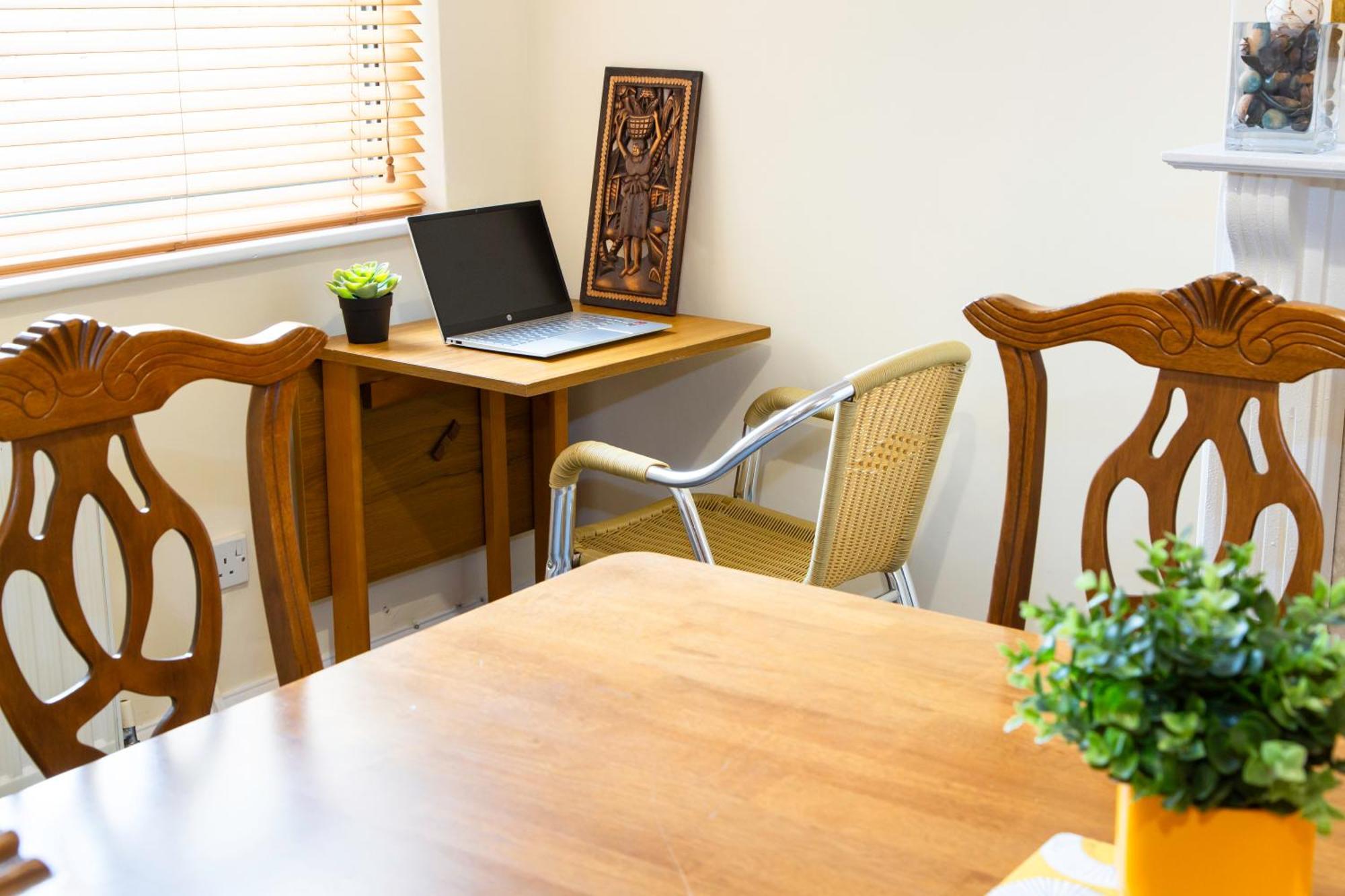 Newly Launched 3 Bedroom House With Free Parking Litherland Exteriér fotografie